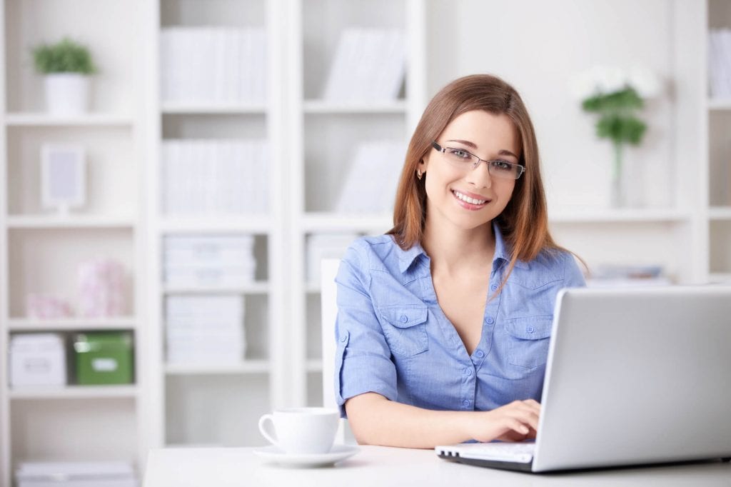 Girl applying for a payroll Advance